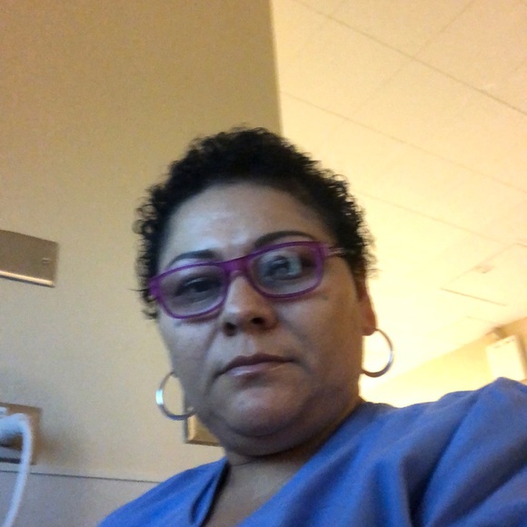 Meet your Posher, Claudia - Picture 1 of 1